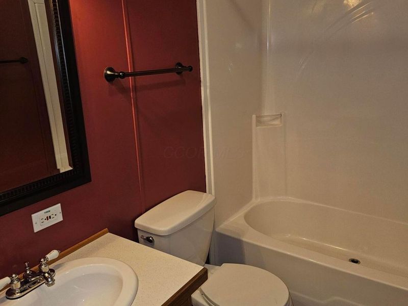 214 Estates Lane , Unit 214, Reynoldsburg, OH 43068 Photo 22