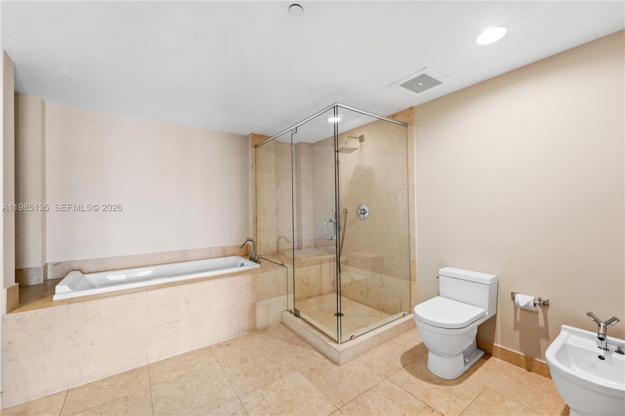 495 Brickell Ave , Unit 3904, Miami, FL 33131 Photo