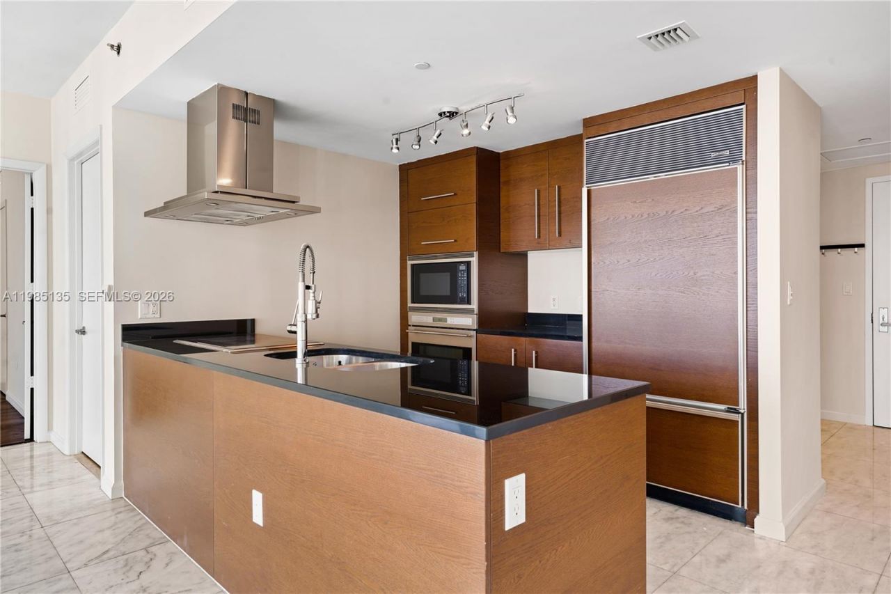 495 Brickell Ave , Unit 3904, Miami, FL 33131 Photo