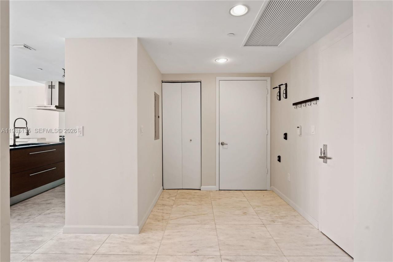 495 Brickell Ave , Unit 3904, Miami, FL 33131 Photo