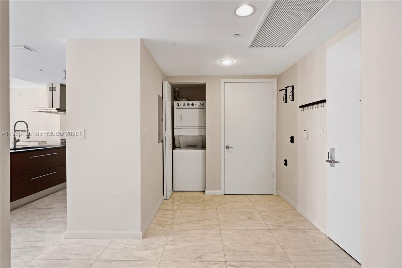 495 Brickell Ave , Unit 3904, Miami, FL 33131 Photo