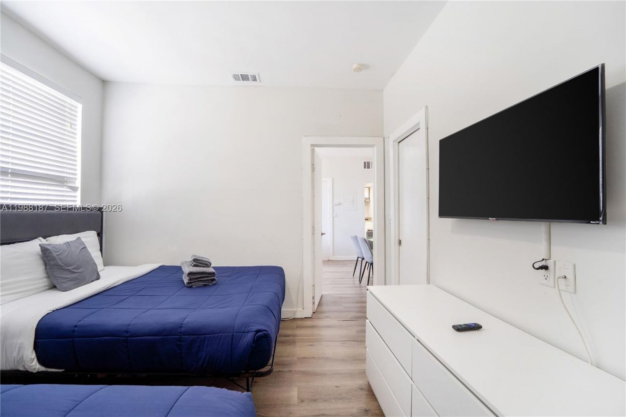 750 Collins Ave , Unit 302, Miami Beach, FL 33139 Photo