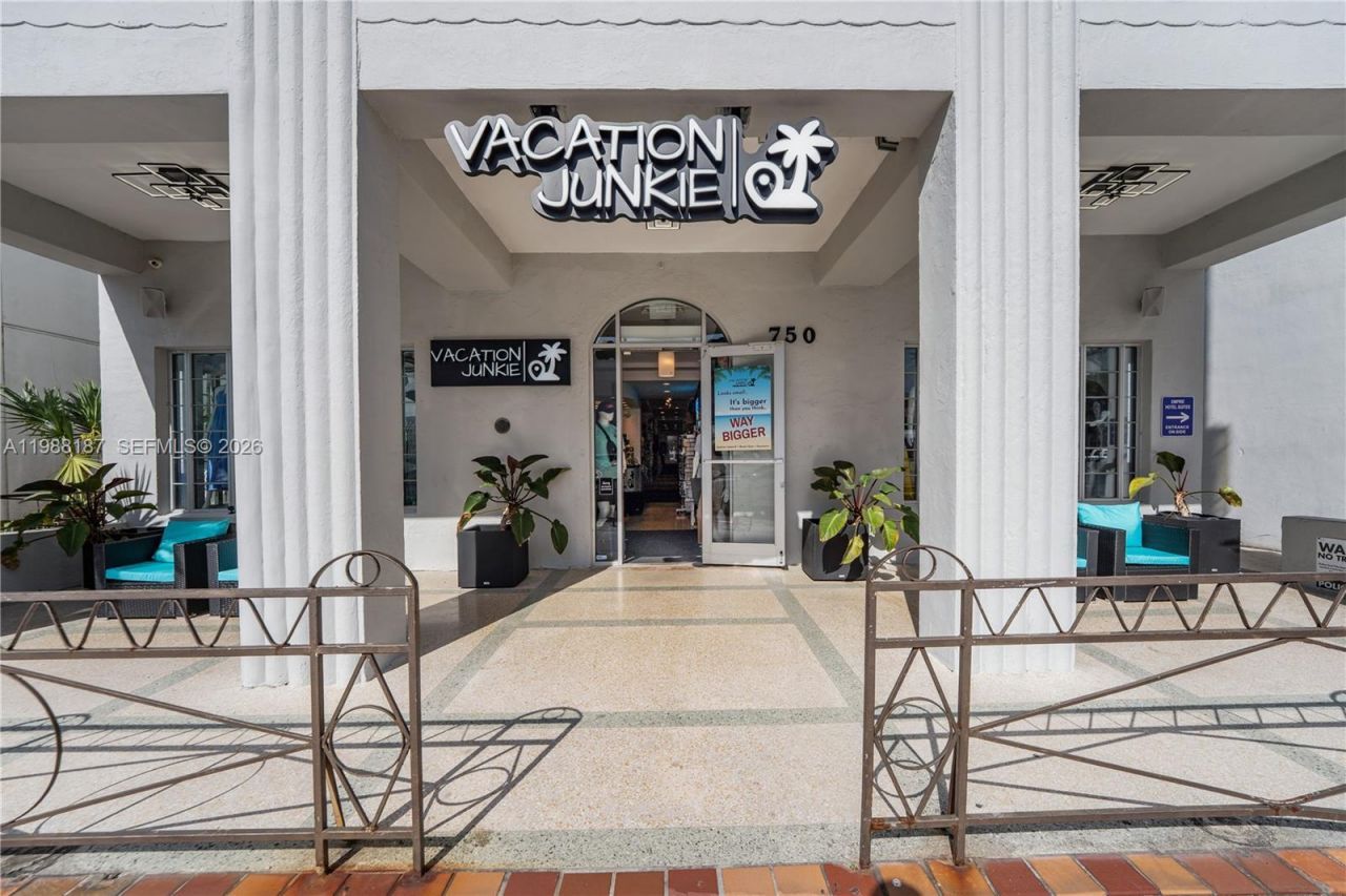 750 Collins Ave , Unit 302, Miami Beach, FL 33139 Photo