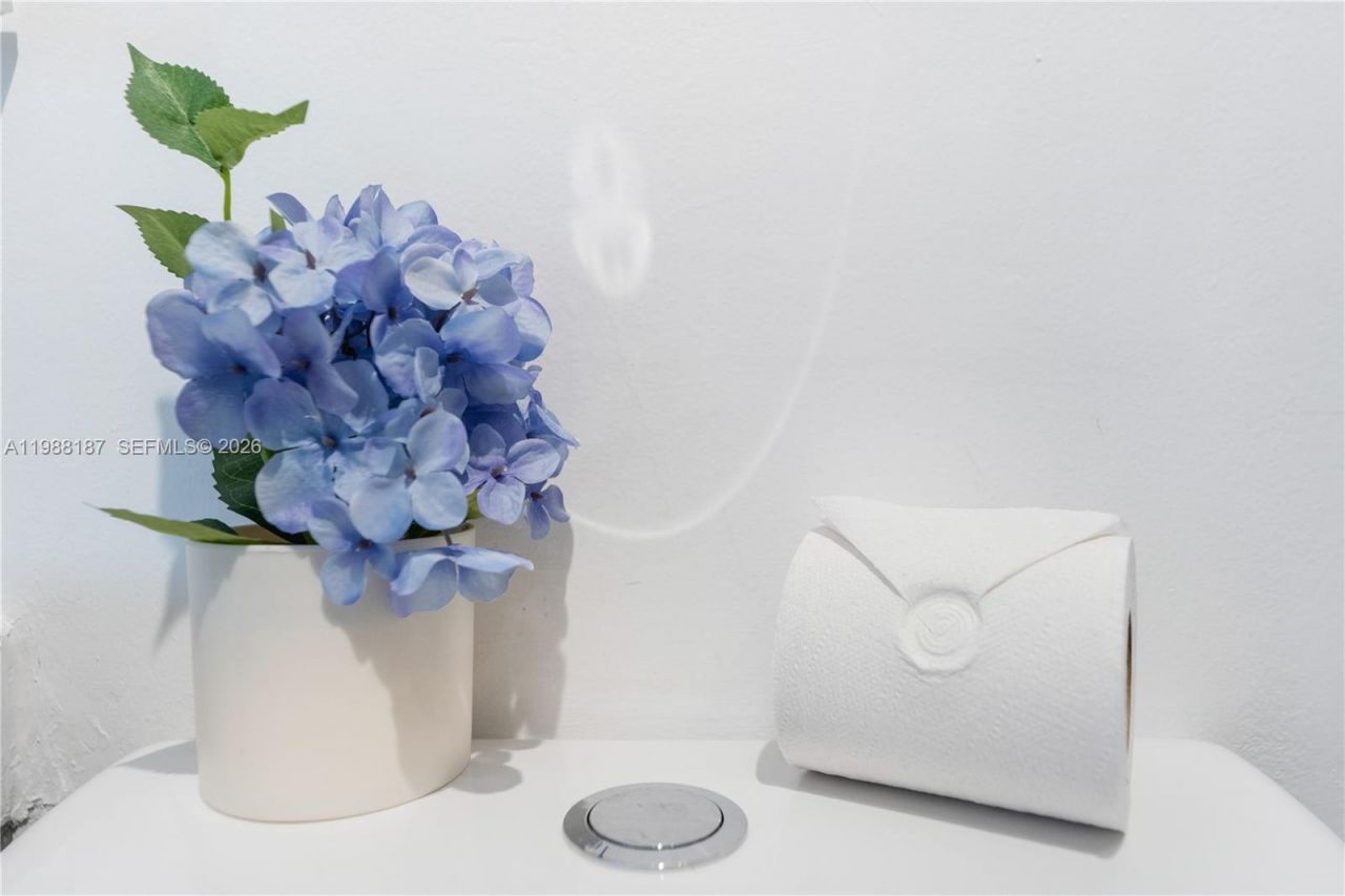 750 Collins Ave , Unit 302, Miami Beach, FL 33139 Photo