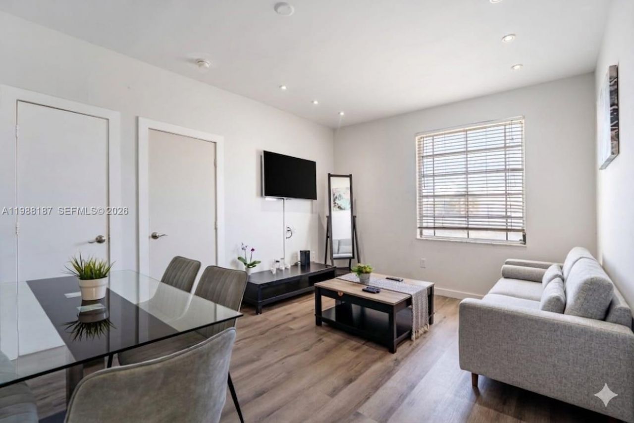 750 Collins Ave , Unit 302, Miami Beach, FL 33139 Photo