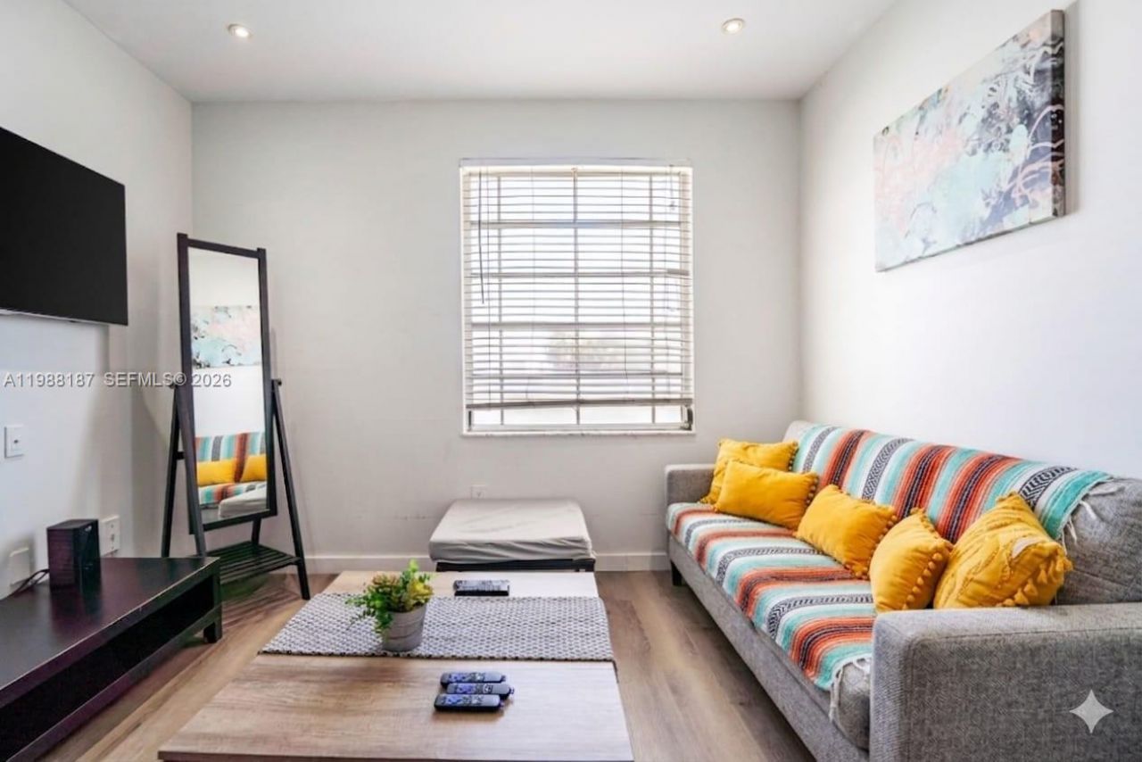 750 Collins Ave , Unit 302, Miami Beach, FL 33139 Photo