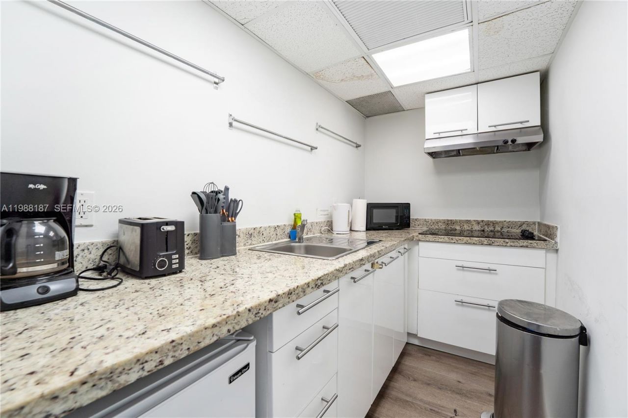 750 Collins Ave , Unit 302, Miami Beach, FL 33139 Photo