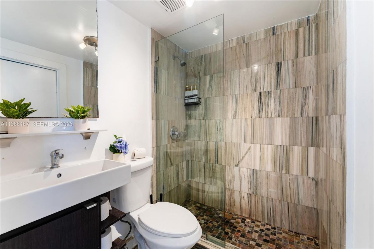 750 Collins Ave , Unit 302, Miami Beach, FL 33139 Photo