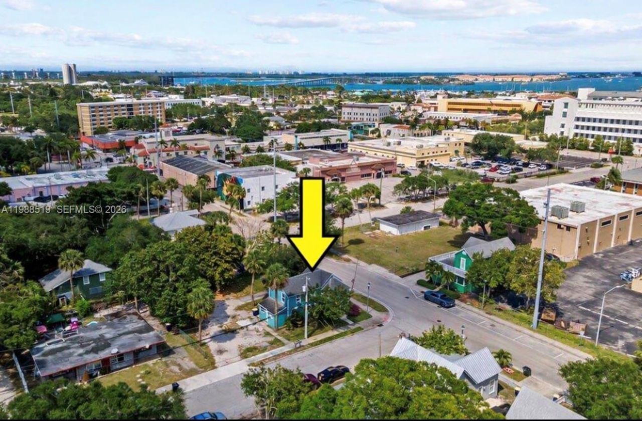 700 Boston Ave , Unit Apt B, Fort Pierce, FL 34950 Photo