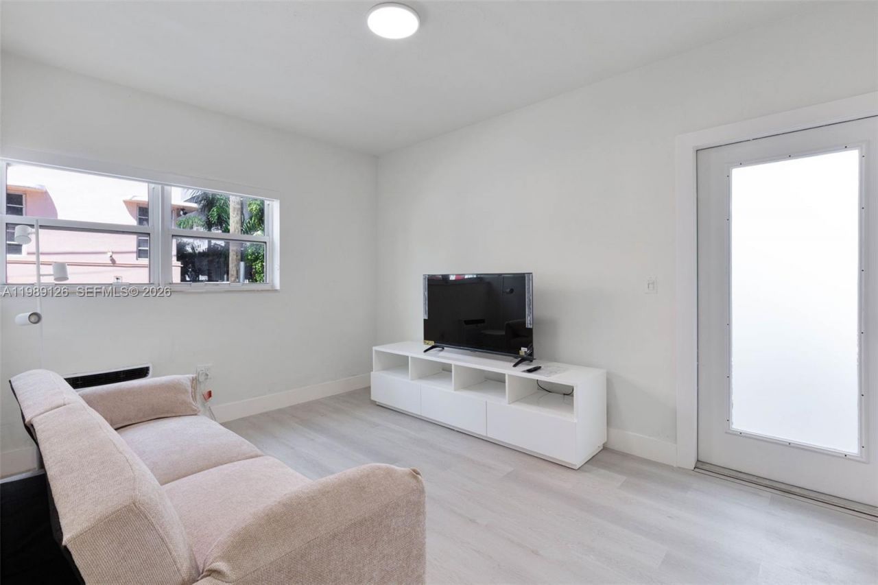 1228 Pennsylvania Ave, Unit 7, Miami Beach, FL 33139 Photo