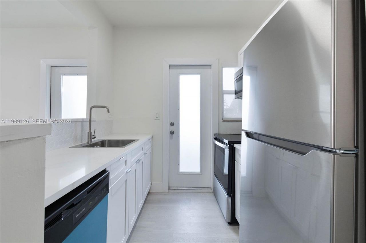 1228 Pennsylvania Ave, Unit 7, Miami Beach, FL 33139 Photo