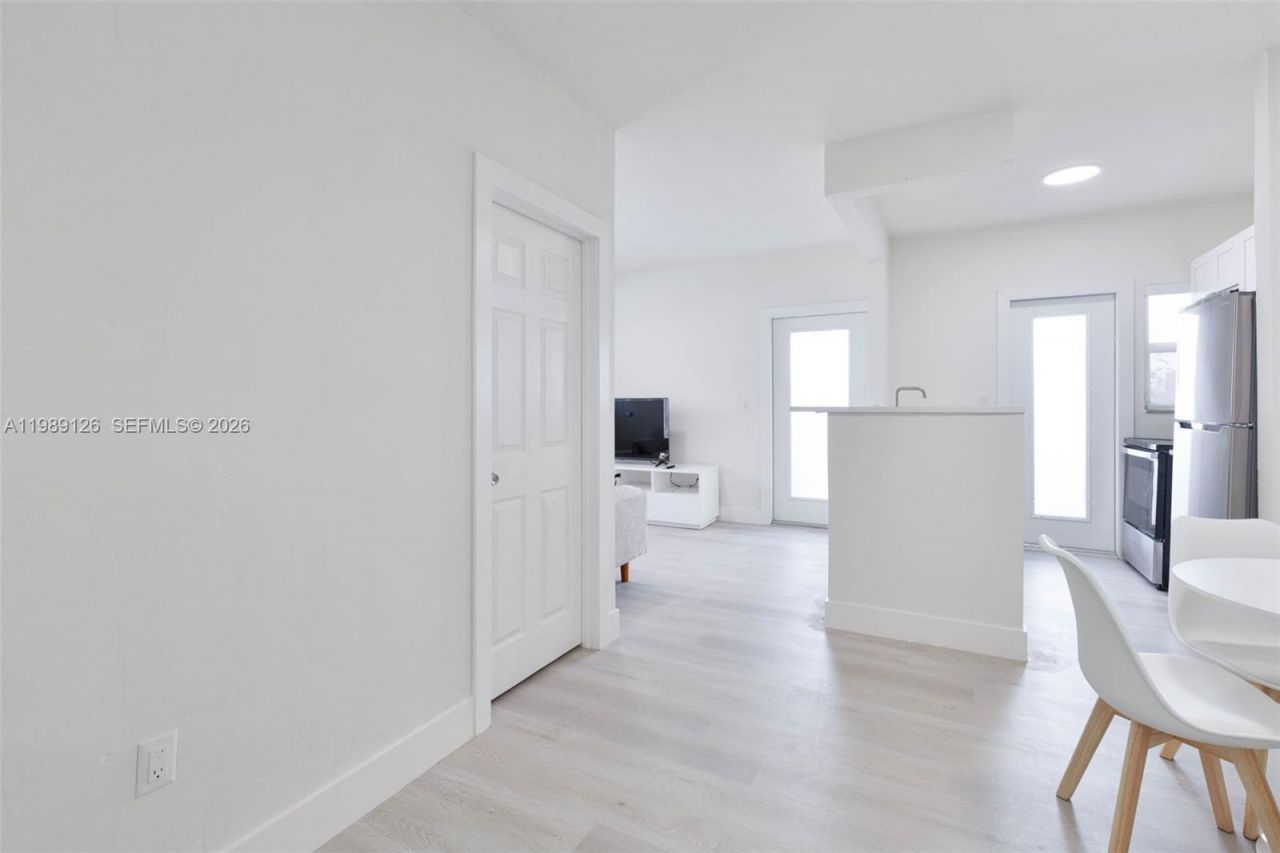 1228 Pennsylvania Ave, Unit 7, Miami Beach, FL 33139 Photo