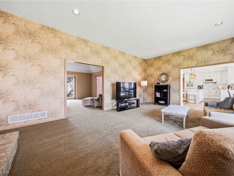 471 Medway Road , Highland Heights, OH 44143 Photo 11