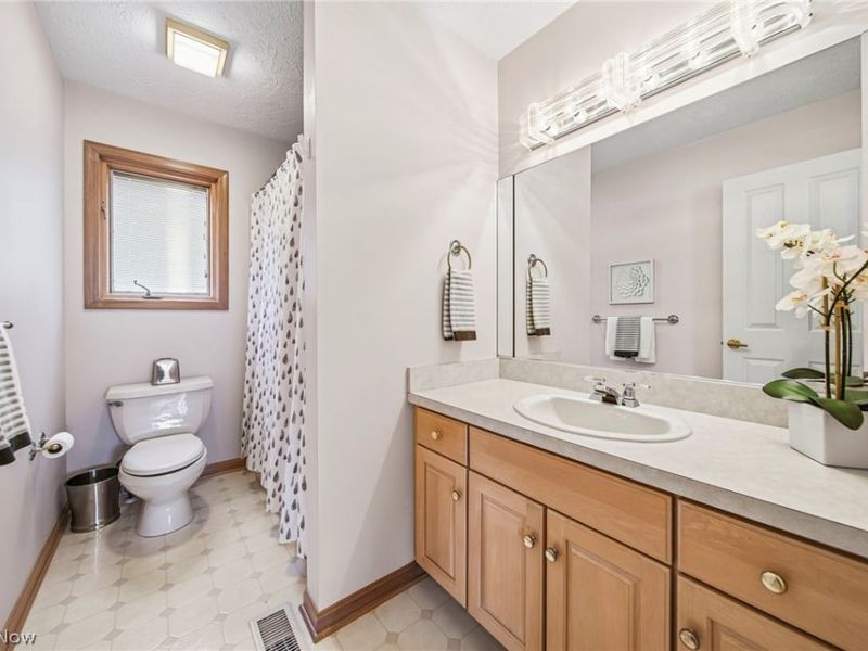 471 Medway Road , Highland Heights, OH 44143 Photo 27