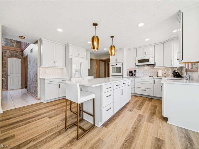 471 Medway Road , Highland Heights, OH 44143 Photo 4