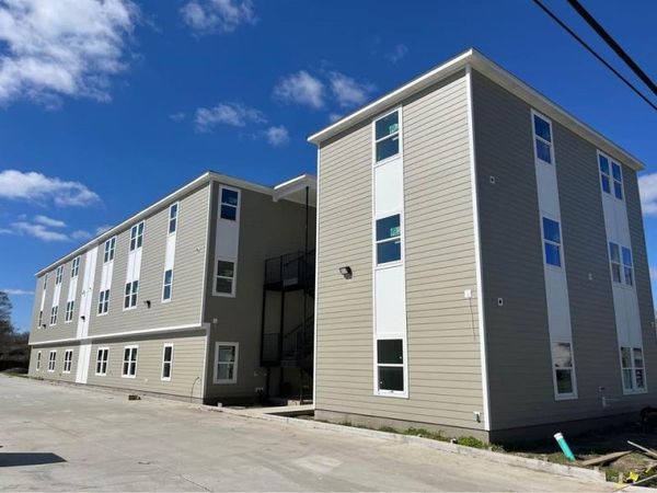 686 CENTRAL Avenue , Unit 102, Jefferson, LA 70121