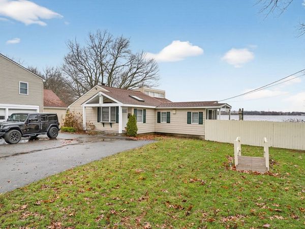 112 Hiatt St, Fall River, MA 02721