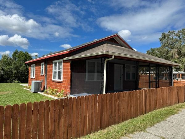 8516 N 12TH STREET , TAMPA, FL 33604