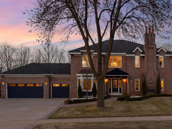 10692 Mount Curve Road, Eden Prairie, MN 55347