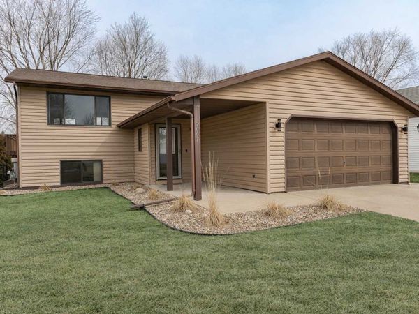 2007 23 1/2 Street SE, Rochester, MN 55904