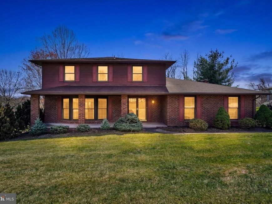 3745 Starview Drive, York, PA 17402 Main Photo