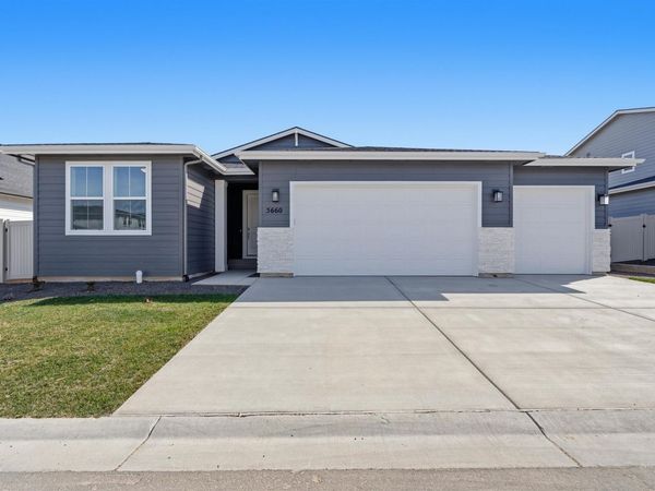 5982 N Backcountry Pl, Meridian, ID 83646