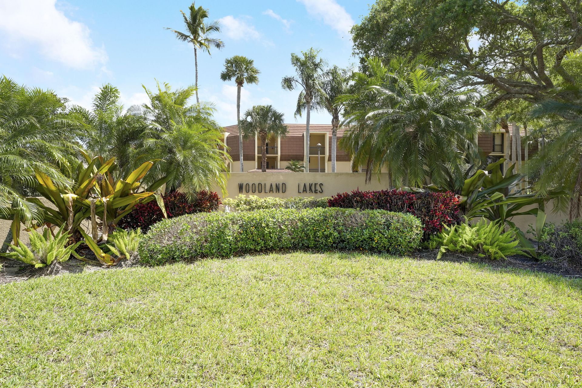 5344 Woodland Lakes Drive, Unit 323, Palm Beach Gardens, FL 33418 Photo