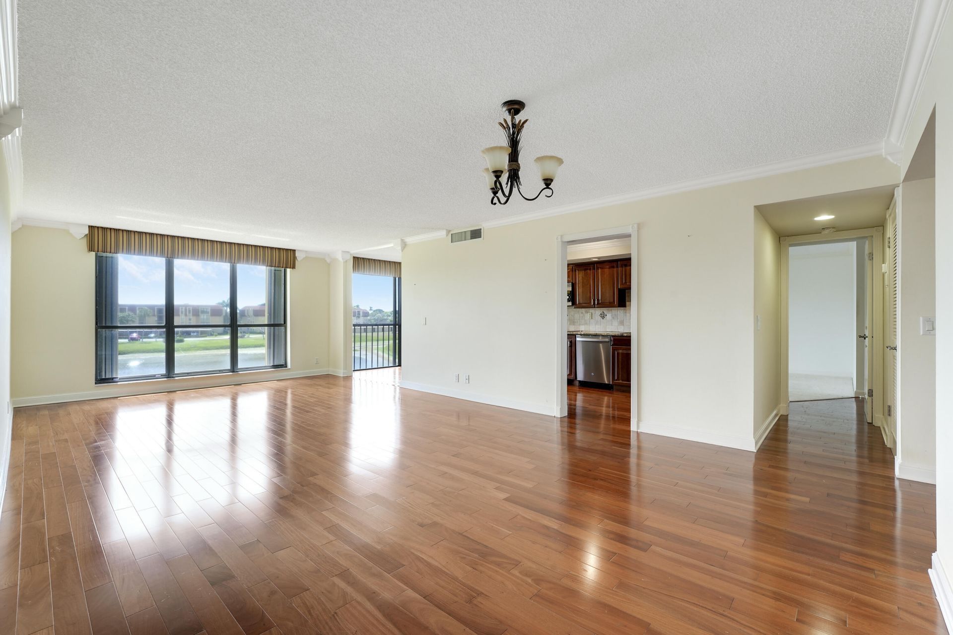 5344 Woodland Lakes Drive, Palm Beach Gardens, FL 33418 Photo