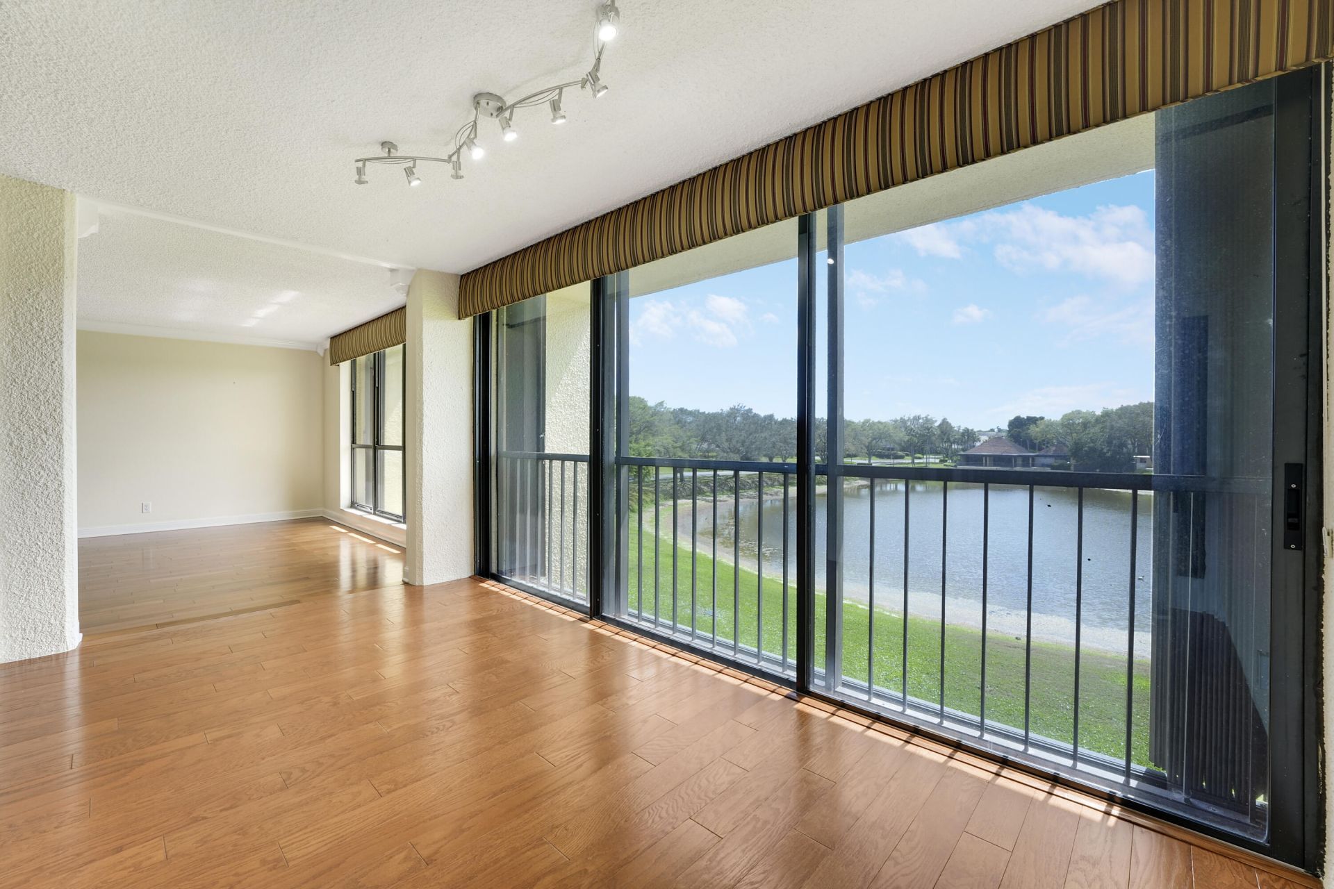 5344 Woodland Lakes Drive, Palm Beach Gardens, FL 33418 Photo