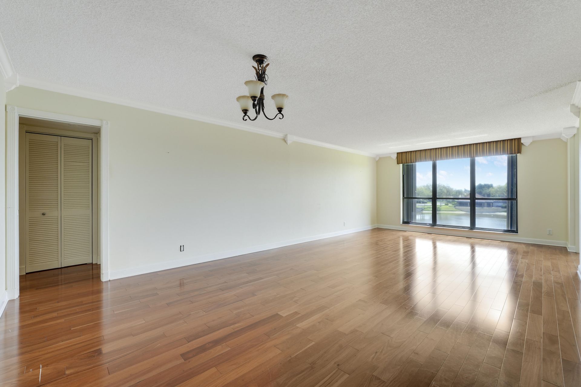 5344 Woodland Lakes Drive, Unit 323, Palm Beach Gardens, FL 33418 Photo