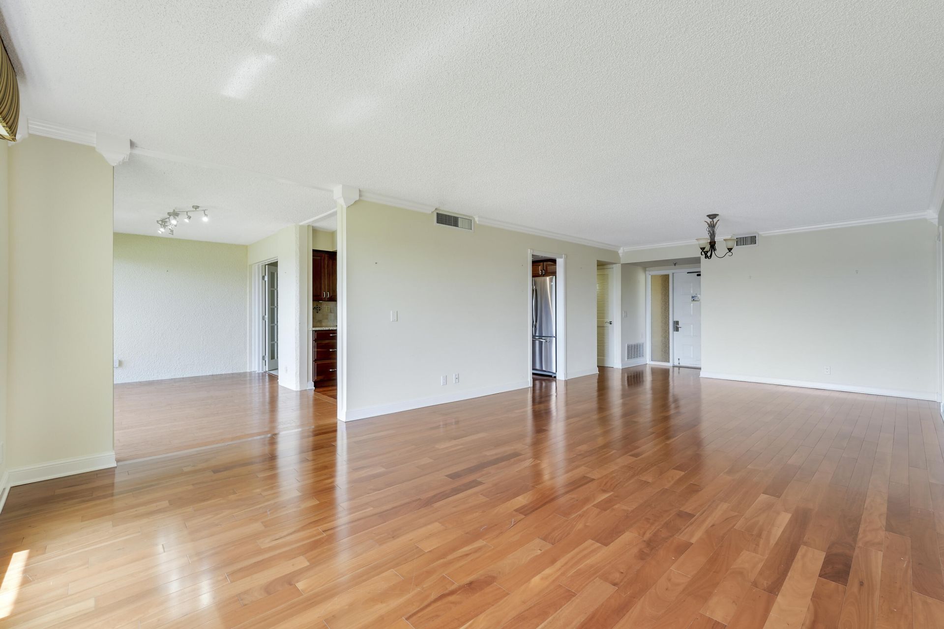 5344 Woodland Lakes Drive, Unit 323, Palm Beach Gardens, FL 33418 Photo