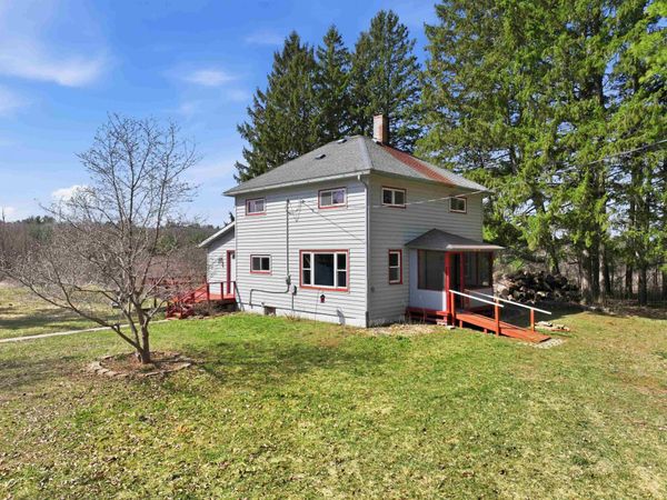 265 Fawn Court, Oxford, WI 53952