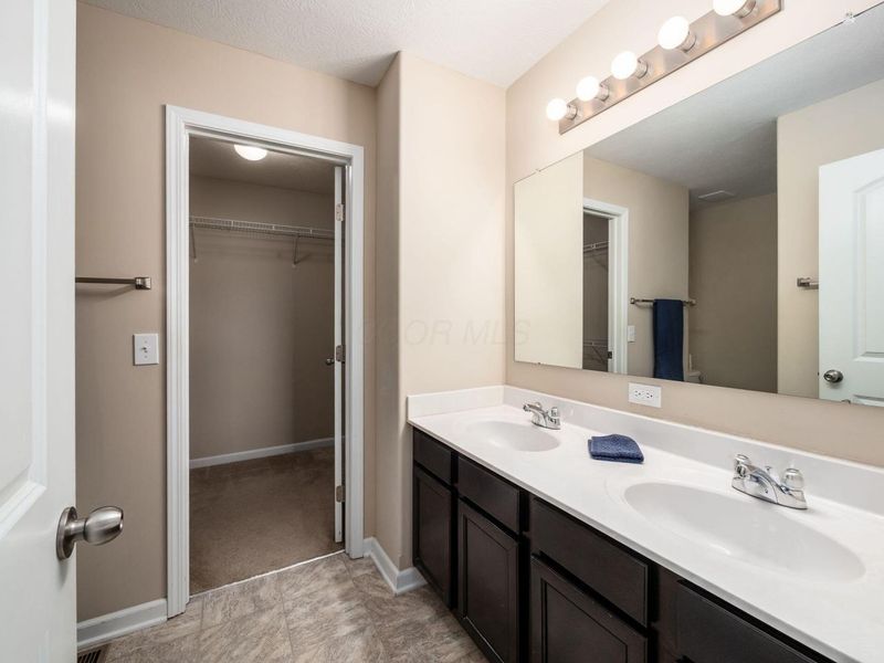 8785 Olenmead Drive, Lewis Center, OH 43035 Photo 22