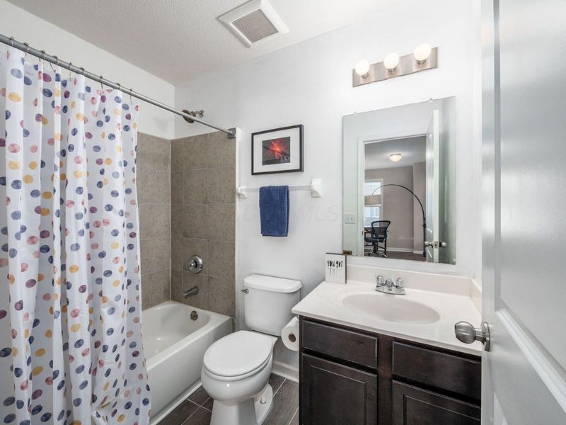 8785 Olenmead Drive, Lewis Center, OH 43035 Photo 27