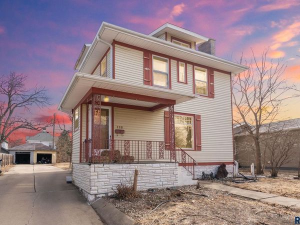 118 S Walts Ave, Sioux Falls, SD 57104