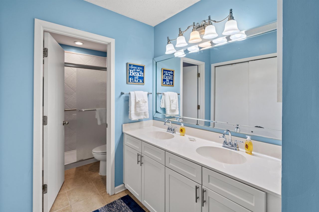 400 Melrose Pl.  Photo 12