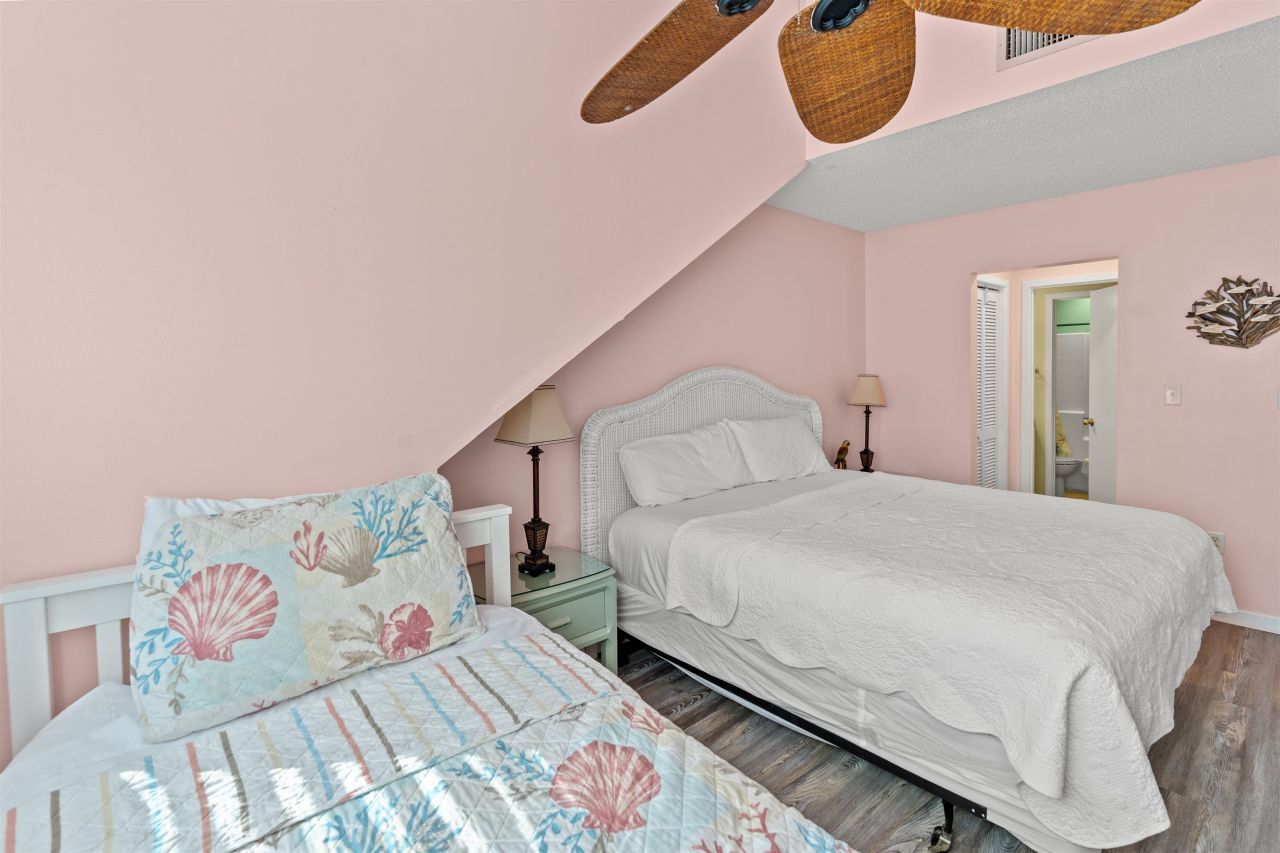 400 Melrose Pl.  Photo 16