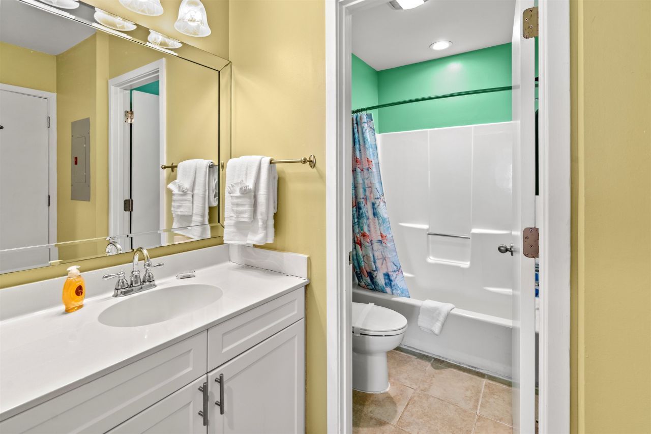 400 Melrose Pl.  Photo 18