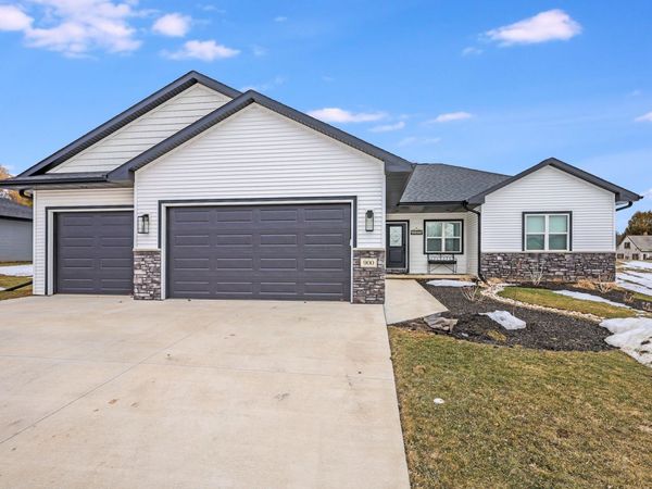 900 Moonbeam Ln, Francis Creek, WI 54214