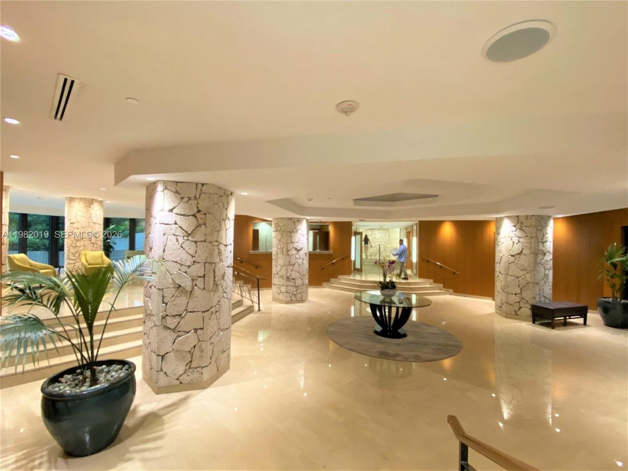 1121 Crandon Blvd, Unit F907, Key Biscayne, FL 33149 Photo