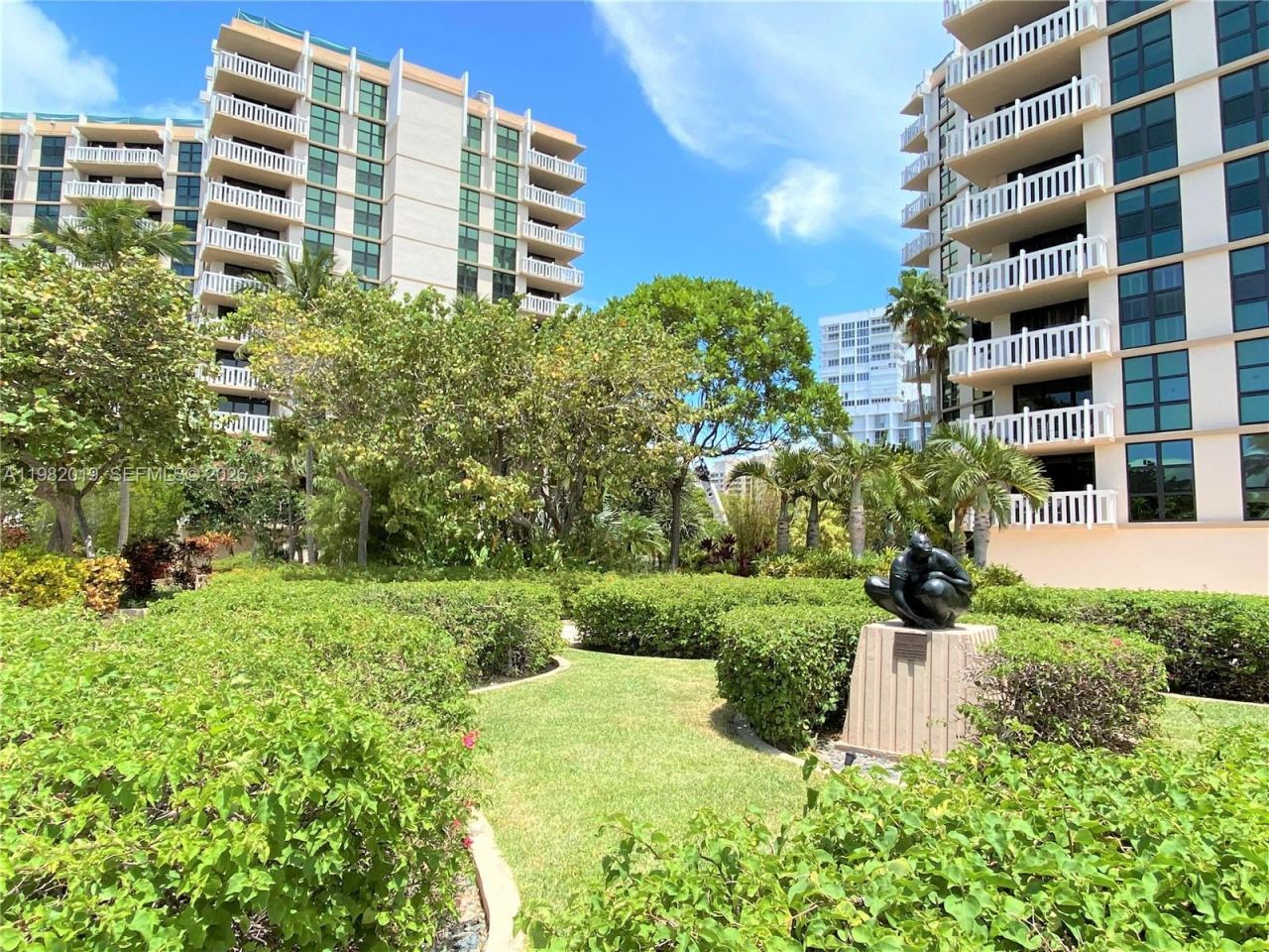 1121 Crandon Blvd, Unit F907, Key Biscayne, FL 33149 Photo
