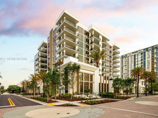 305 Briny Ave, Unit 405, Pompano Beach, FL 33062