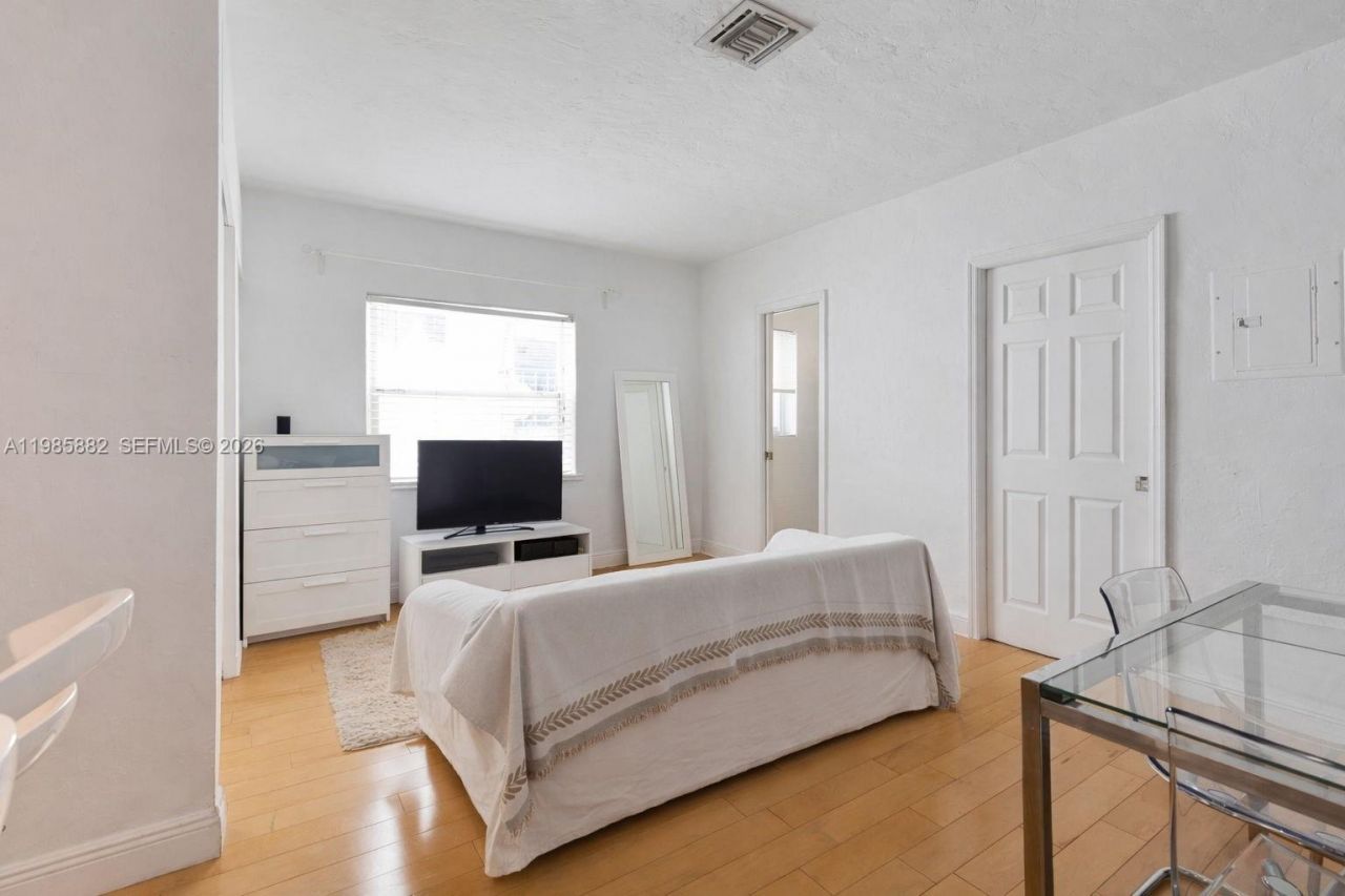 1001 7th St , Unit 202, Miami Beach, FL 33139 Photo