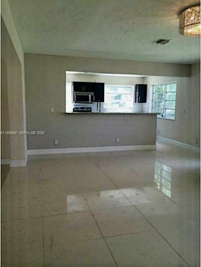 740 NE 179 Te, North Miami Beach, FL 33162 Photo