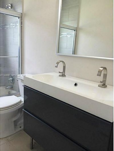 740 NE 179 Te, North Miami Beach, FL 33162 Photo