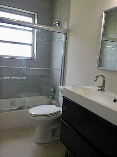 740 NE 179 Te, North Miami Beach, FL 33162 Photo