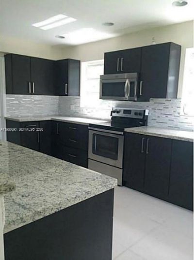 740 NE 179 Te, North Miami Beach, FL 33162 Photo