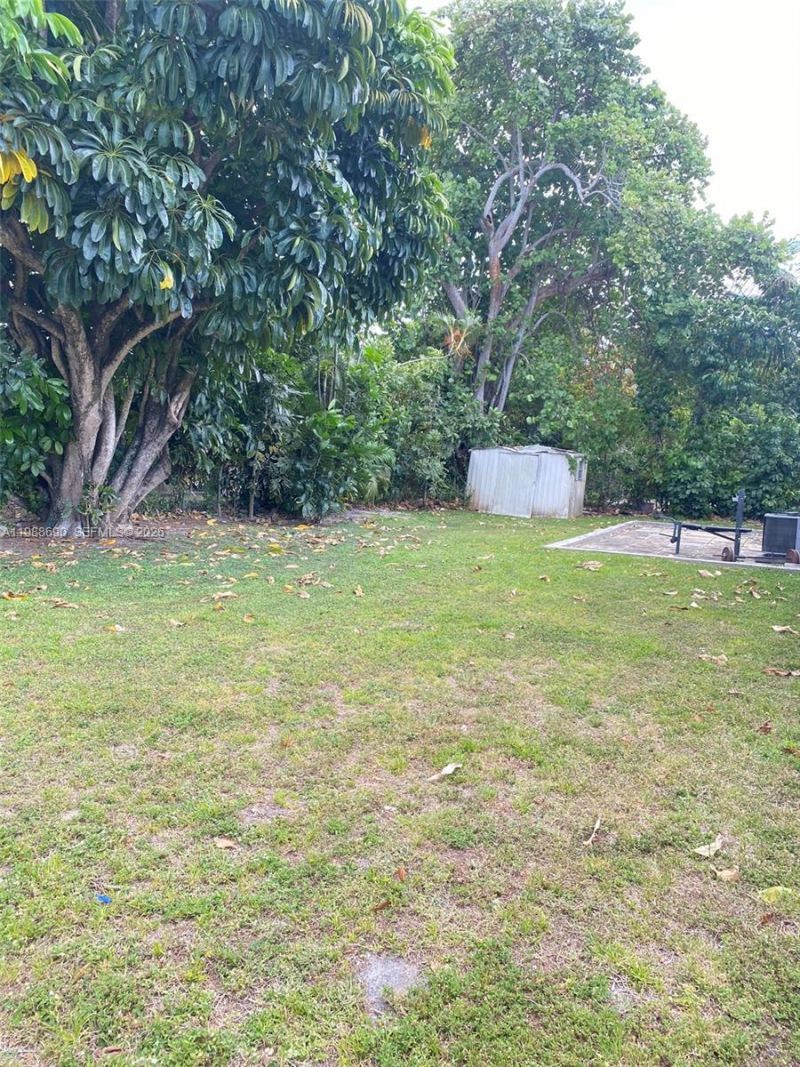 740 NE 179 Te, North Miami Beach, FL 33162 Photo