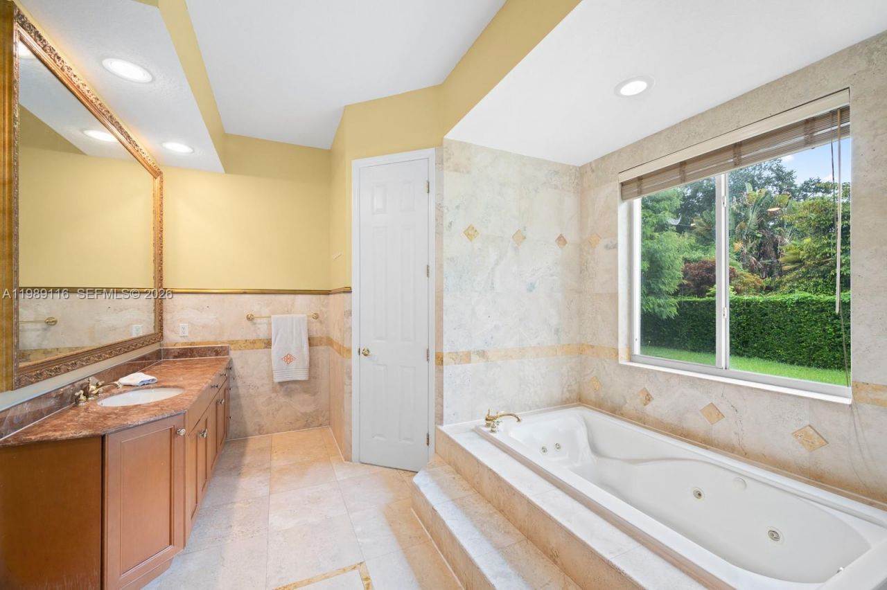 10621 SW 77th Ave , Pinecrest, FL 33156 Photo