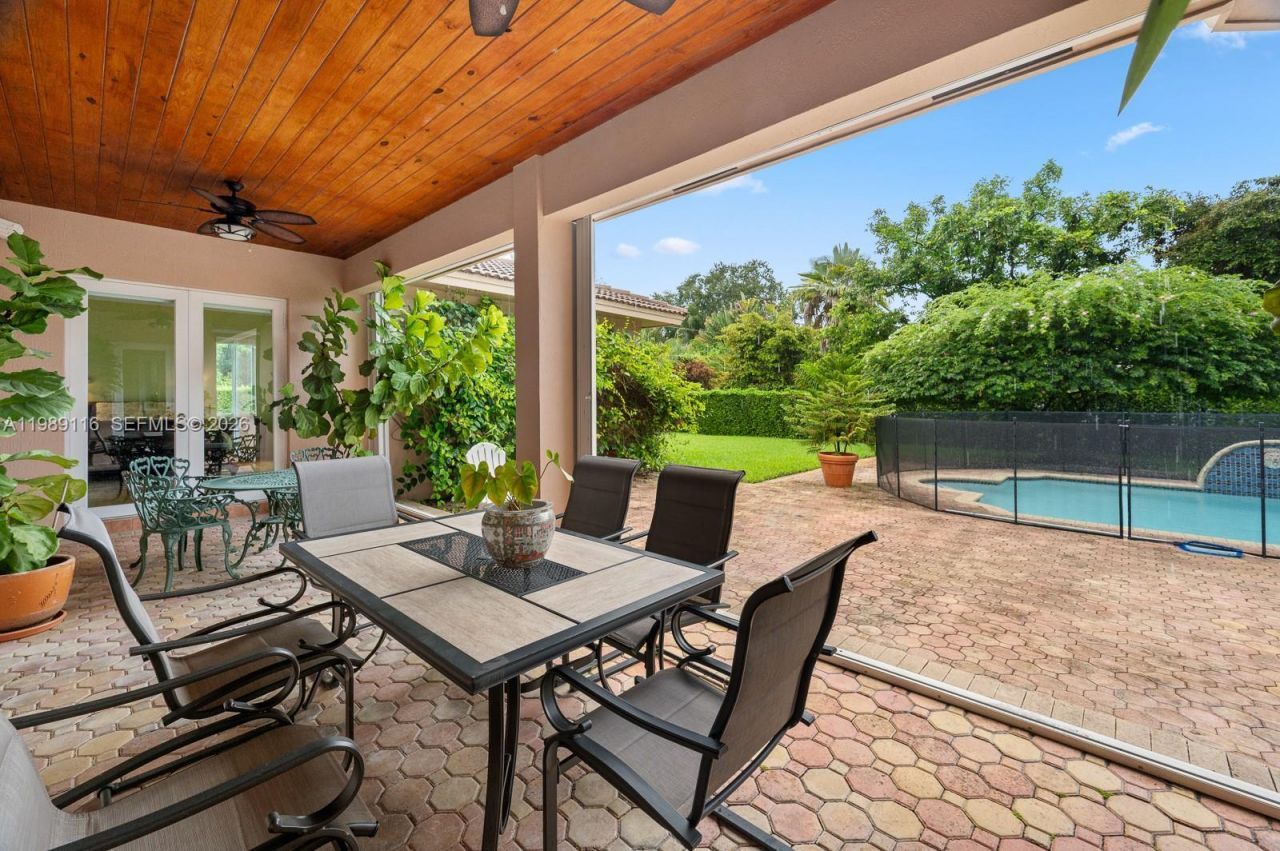 10621 SW 77th Ave , Pinecrest, FL 33156 Photo